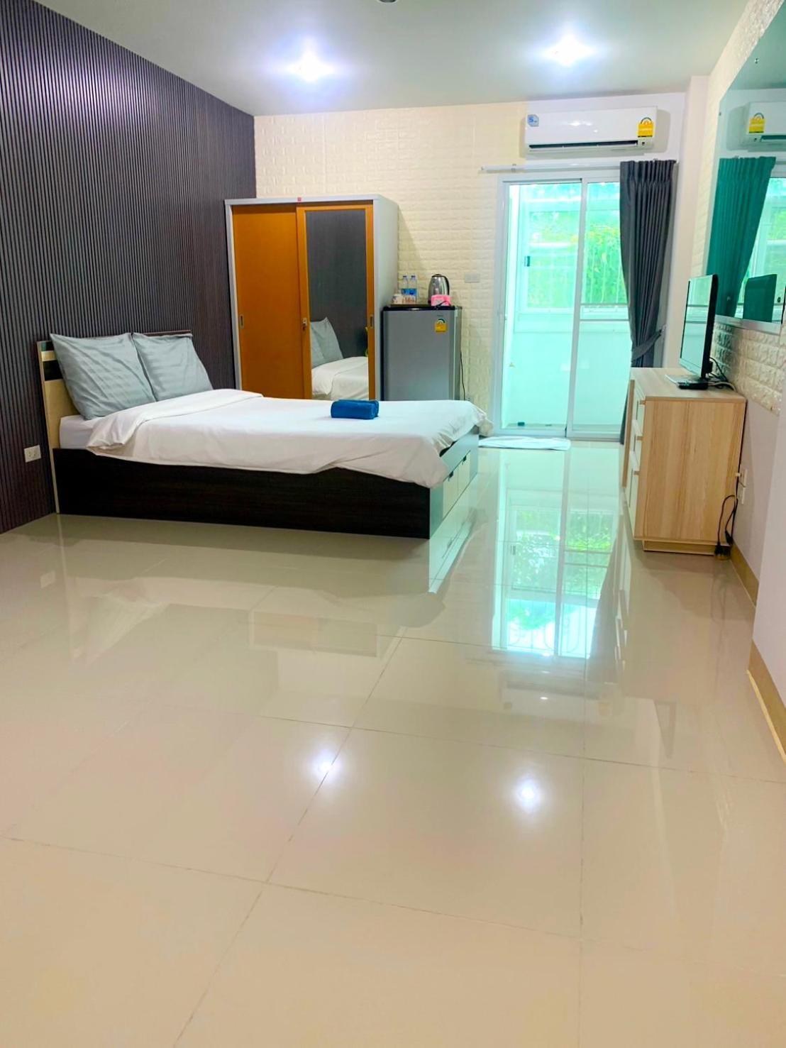 At Ease Hotel Suvarnabhumi Bang Phli Bagian luar foto